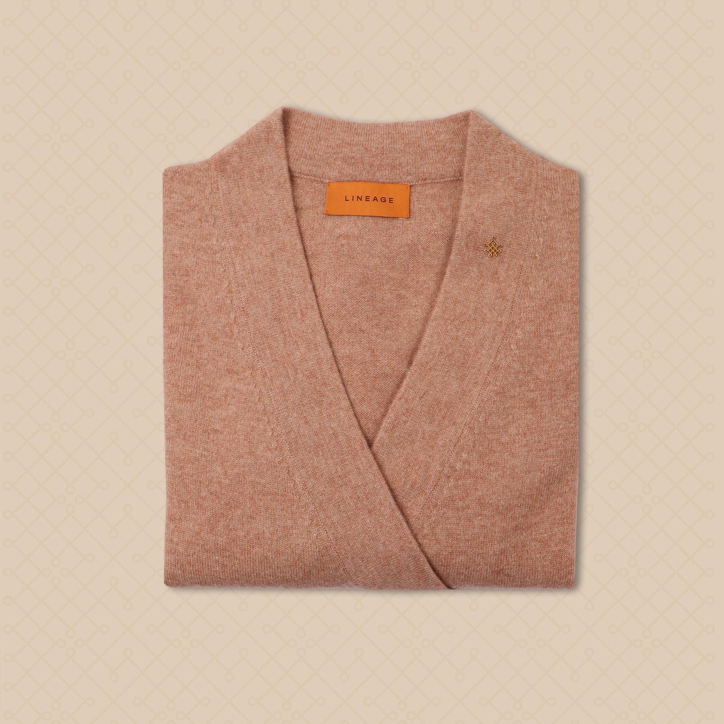 100% Grade AAA Royal Cashmere
15.2-15.8 micron thickness for an extraordinarily soft feel
LINEAGE Cashmere is sourced from happy goats in Nepal.
Organic, traceable, and sustainable.
