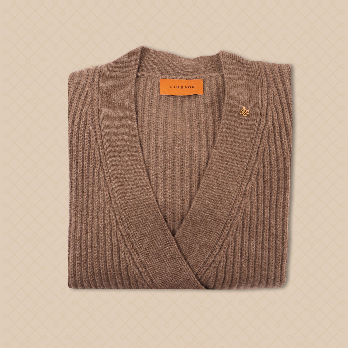 100% Grade AAA Royal Cashmere
15.2-15.8 micron thickness for an extraordinarily soft feel
LINEAGE Cashmere is sourced from happy goats in Nepal.
Organic, traceable, and sustainable.